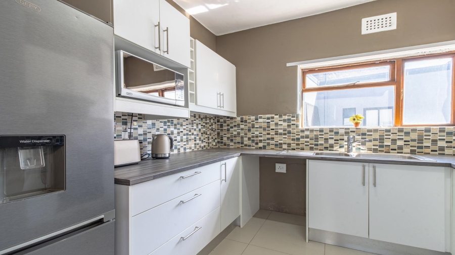 2 Bedroom Property for Sale in Muizenberg Western Cape